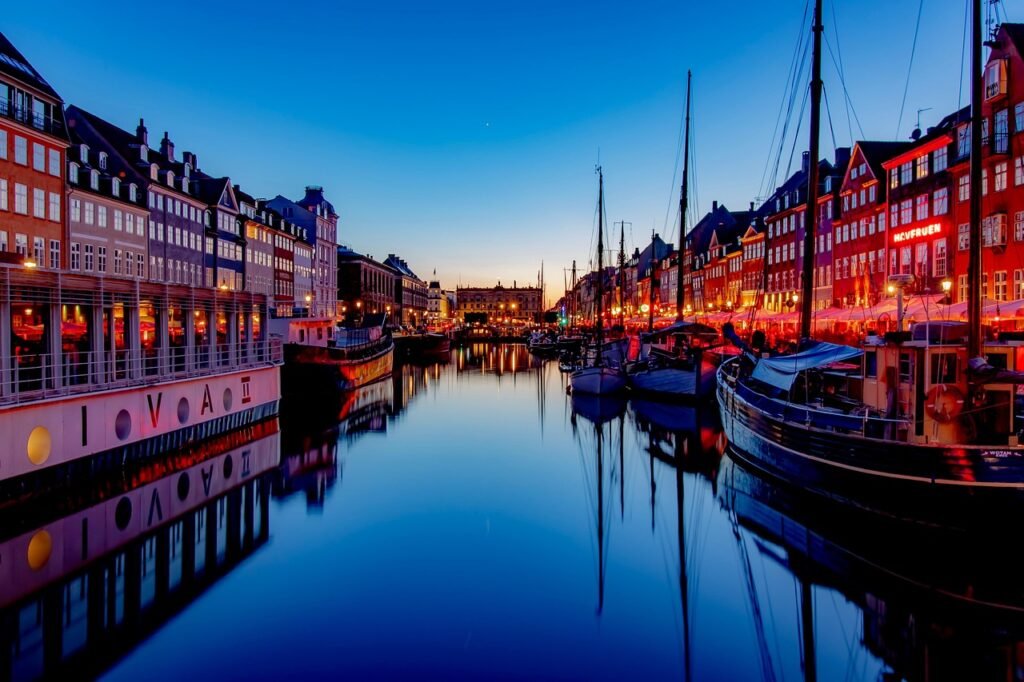 countries around the world face increasing pressure on their pension systems, Denmark has taken a decisive step by officially raising its retirement age to 70 by the year 2040.