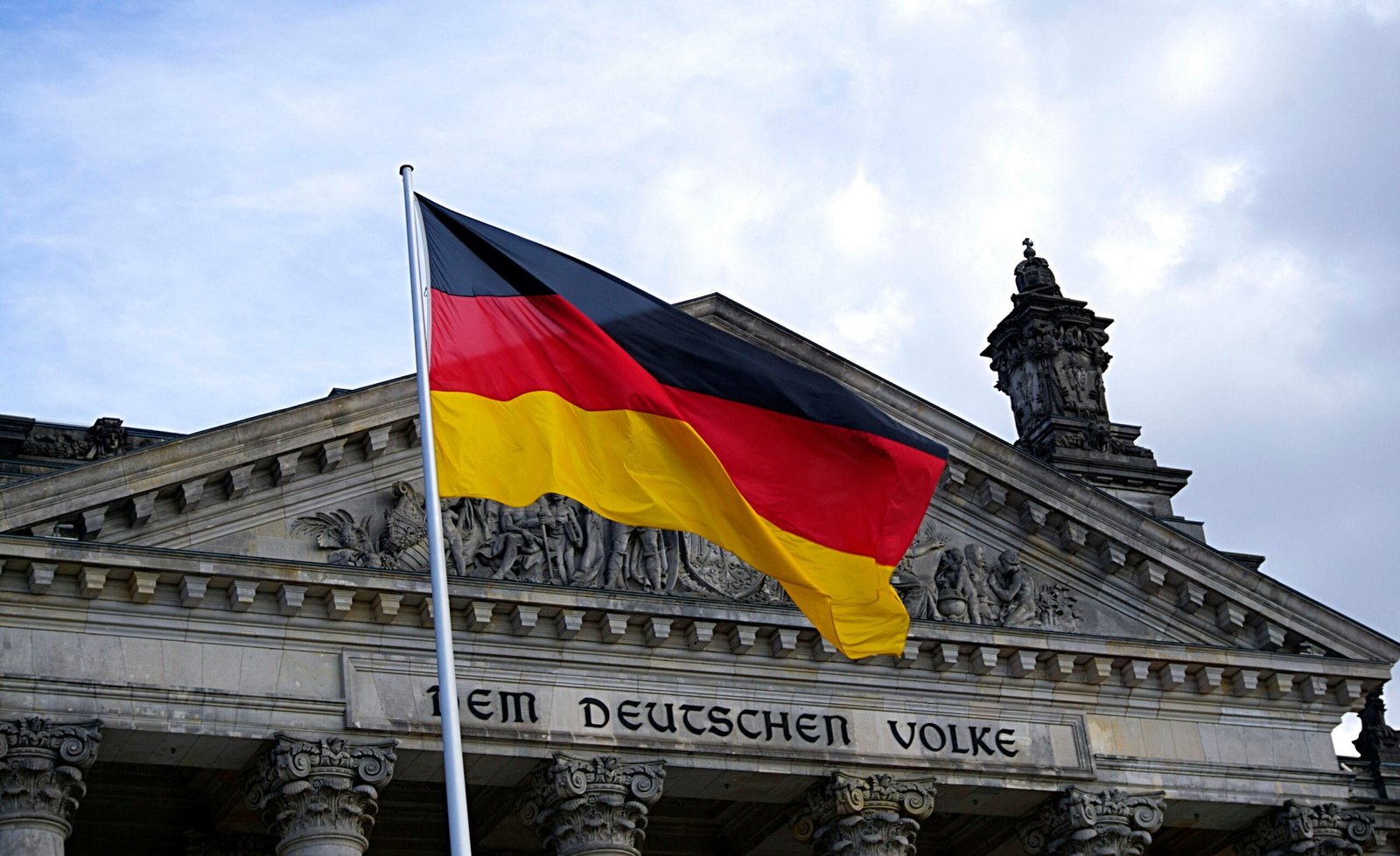 Germany's economy experienced a significant downturn. While initial recovery efforts showed promise, recent data indicates a slowdown. The European Commission projects a modest GDP growth of 0.7% in 2025, following a 0.1% contraction in 2024 .