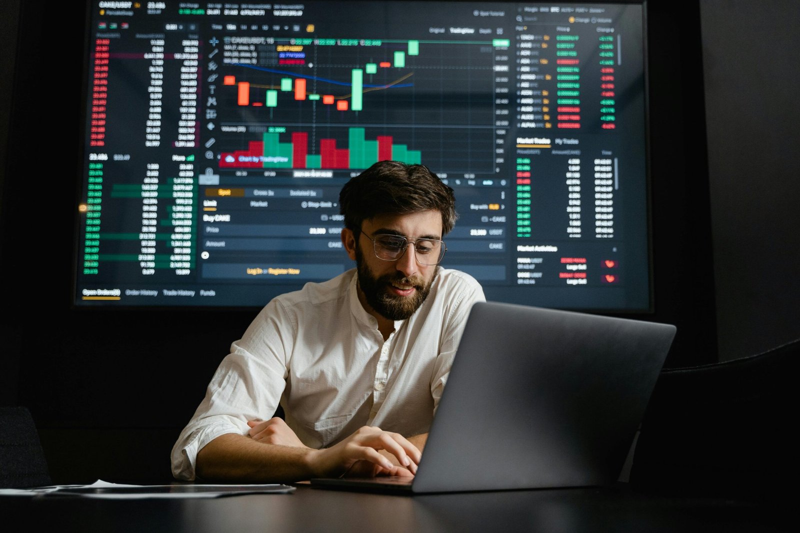 the performance of key players tracked in the EURO STOXX 50, investing in Europe may offer not only stability, but also unique growth opportunities—especially as the EU continues its digital and green transformations.
