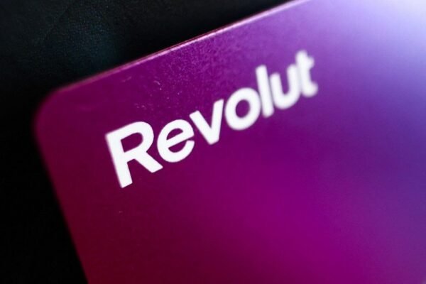 Revolut Temporarily Suspends Crypto Services in Hungary Due to New Criminal Code Amendment Revolut has officially announced the temporary suspension of its cryptocurrency services in Hungary